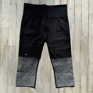 Lululemon Black Gray Crop Leggings Womens 6 High Rise Seamless Yoga